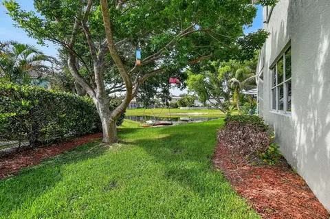 Exterior - 265 Swallowtail Ln, Jupiter, FL 33458 photo 8 of 9