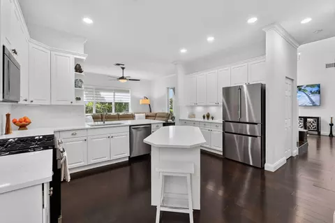 Kitchen - 265 Swallowtail Ln, Jupiter, FL 33458 photo 3 of 6