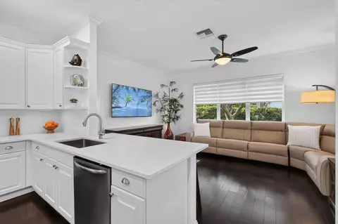 Kitchen - 265 Swallowtail Ln, Jupiter, FL 33458 photo 6 of 6