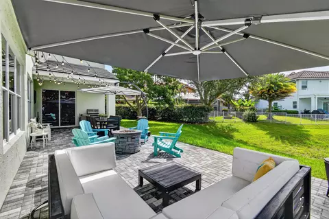 Exterior - 265 Swallowtail Ln, Jupiter, FL 33458 photo 4 of 9