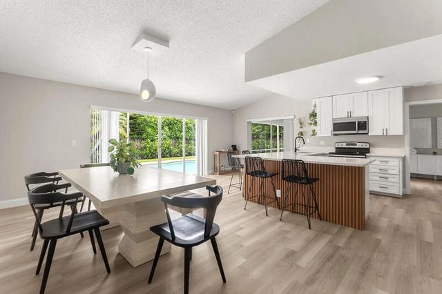 1739 Brae Burn Pl, Wellington, FL 33414
