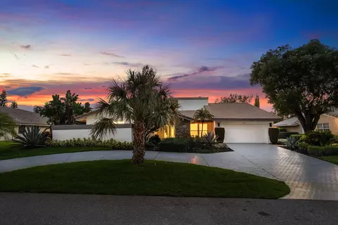 654 Pine Lake Dr, Delray Beach, FL 33445