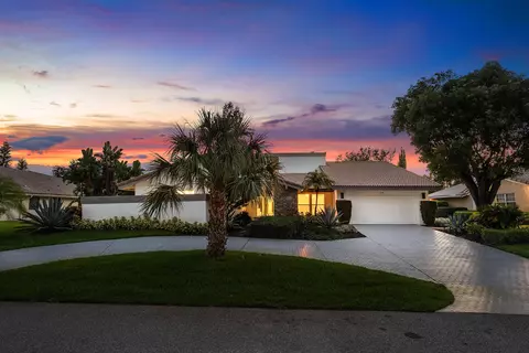 654 Pine Lake Dr, Delray Beach, FL 33445