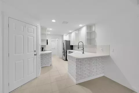 Kitchen - 2889 E Community Dr, Jupiter, FL 33458 photo 1 of 4