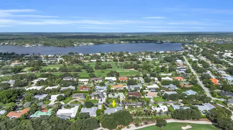 View/Area - 236 Fairway E, Tequesta, FL 33469 photo 7 of 11
