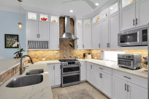 Kitchen - 236 Fairway E, Tequesta, FL 33469 photo 5 of 5