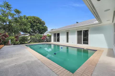 Exterior - 236 Fairway E, Tequesta, FL 33469 photo 7 of 11