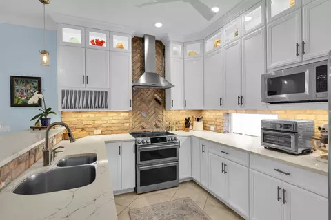 Kitchen - 236 Fairway E, Tequesta, FL 33469 photo 5 of 5