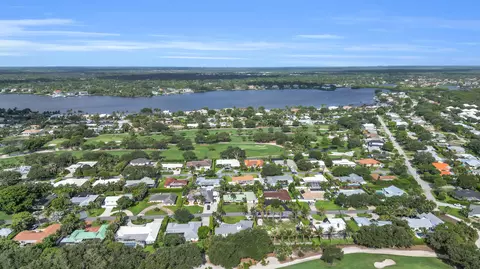 View/Area - 236 Fairway E, Tequesta, FL 33469 photo 6 of 11