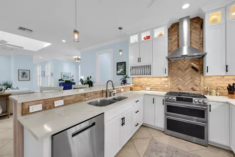 Kitchen - 236 Fairway E, Tequesta, FL 33469 photo 4 of 5