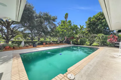 Exterior - 236 Fairway E, Tequesta, FL 33469 photo 7 of 10