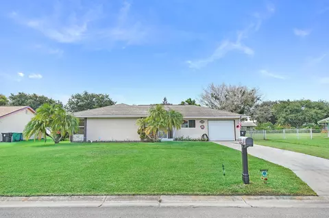 2065 SE Ancora Ct, Port Saint Lucie, FL 34952