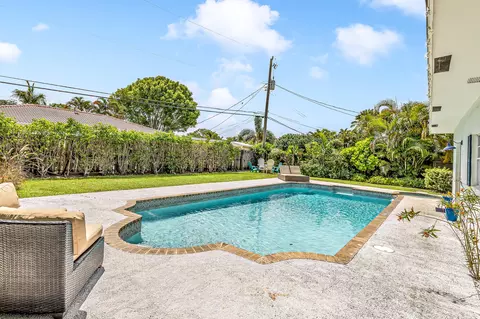 Exterior - 3830 NE 22nd Ter, Lighthouse Point, FL 33064 photo 4 of 7
