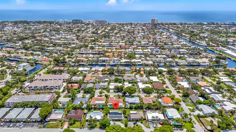 View/Area - 3830 NE 22nd Ter, Lighthouse Point, FL 33064 photo 2 of 3
