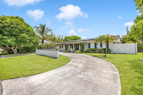 Exterior - 3830 NE 22nd Ter, Lighthouse Point, FL 33064 photo 6 of 7