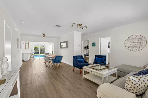 Living - 3830 NE 22nd Ter, Lighthouse Point, FL 33064 photo 4 of 4