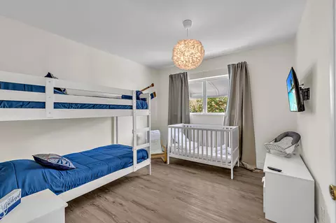 Bedroom - 3830 NE 22nd Ter, Lighthouse Point, FL 33064 photo 4 of 5