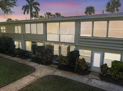 677 Royal Palm Blvd #12, Vero Beach, FL 32960