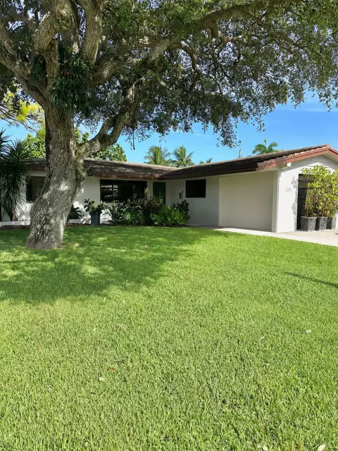 2001 N Victoria Park Rd, Fort Lauderdale, FL 33305