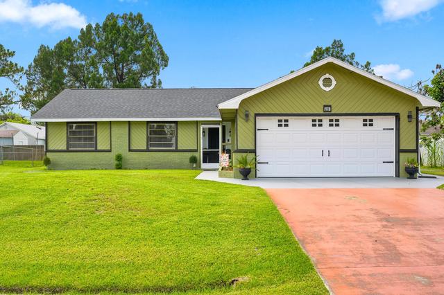 450 SE Thornhill Dr, Port Saint Lucie, FL 34983