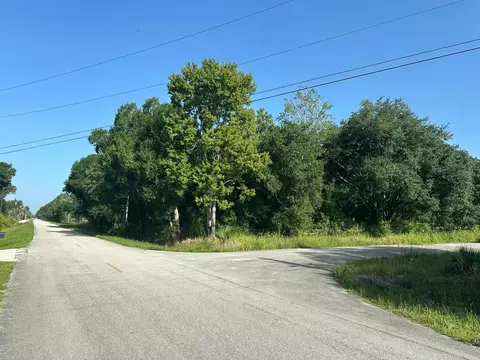 623 NE 138th St, Okeechobee, FL 34972 photo 2