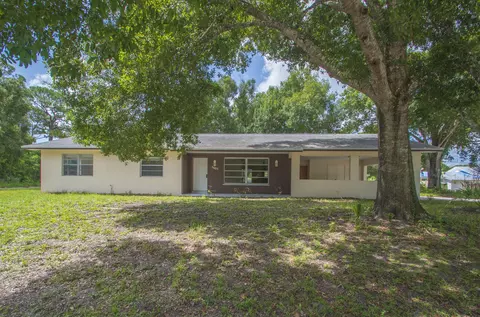5605 38th St, Vero Beach, FL 32966