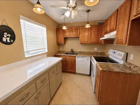 120 Brittany Ter #C, Delray Beach, FL 33446