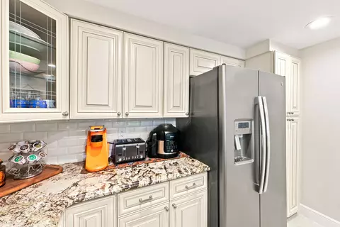 Kitchen - 1809 Mainsail Cir, Jupiter, FL 33477 photo 5 of 5