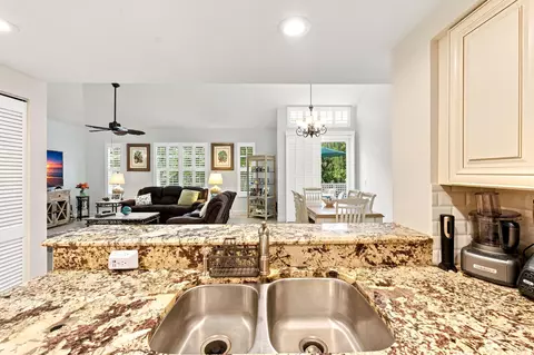 Kitchen - 1809 Mainsail Cir, Jupiter, FL 33477 photo 4 of 5