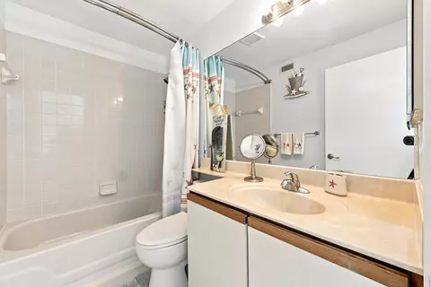 Bath - 1809 Mainsail Cir, Jupiter, FL 33477 photo 1 of 4