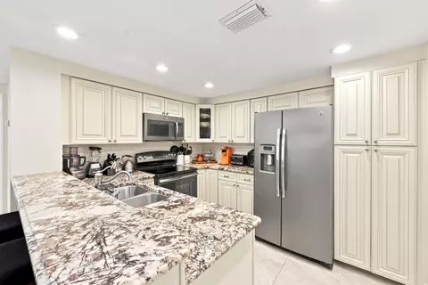 Kitchen - 1809 Mainsail Cir, Jupiter, FL 33477 photo 1 of 5