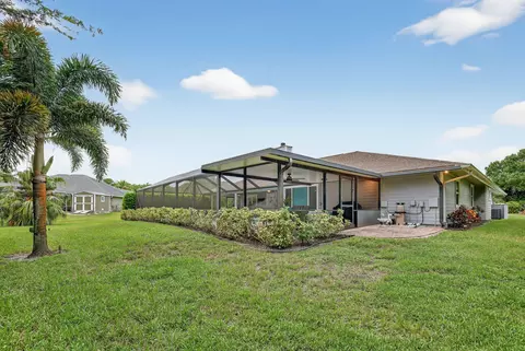 Exterior - 5321 SE Sterling Cir, Stuart, FL 34997 photo 7 of 11