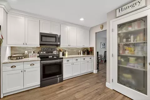 Kitchen - 5321 SE Sterling Cir, Stuart, FL 34997 photo 2 of 2