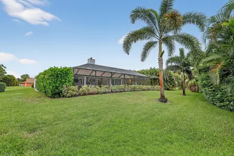 Exterior - 5321 SE Sterling Cir, Stuart, FL 34997 photo 8 of 11