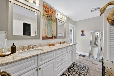 Bath - 5321 SE Sterling Cir, Stuart, FL 34997 photo 1 of 2