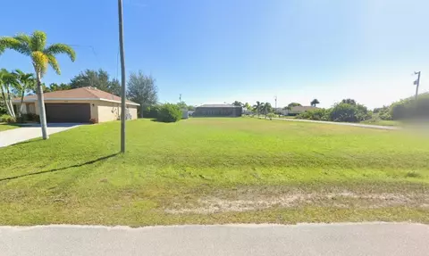 815 NW 28th Pl, Cape Coral, FL 33993