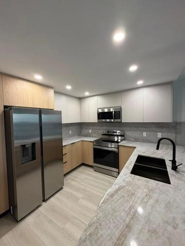 427 Golden Isles Dr #12D, Hallandale Beach, FL 33009