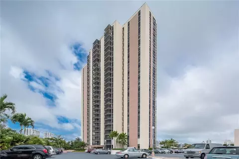 20379 W Country Club Dr #638, Aventura, FL 33180