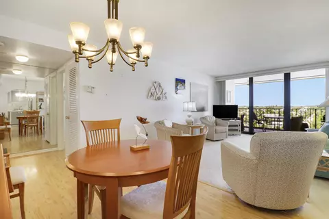 Dining - 225 S Beach Rd #605, Jupiter, FL 33469 photo 3 of 3