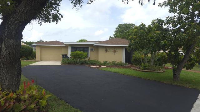 7539 Ace Rd N, Greenacres, FL 33467