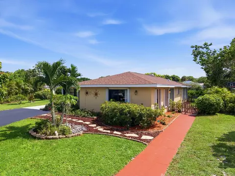 7539 Ace Rd N, Greenacres, FL 33467