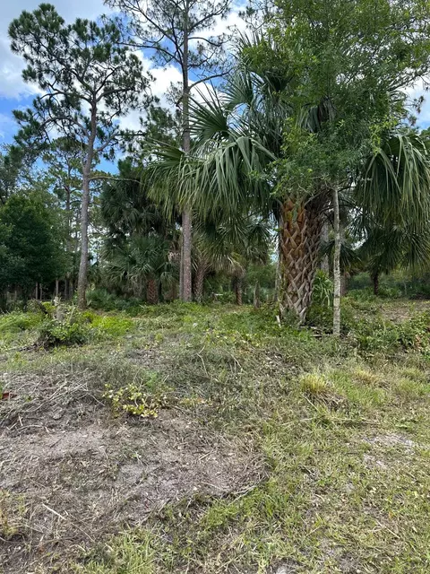 10620 91st St, Vero Beach, FL 32967