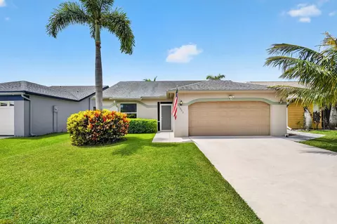 5052 Arbor Glen Cir, Lake Worth, FL 33463
