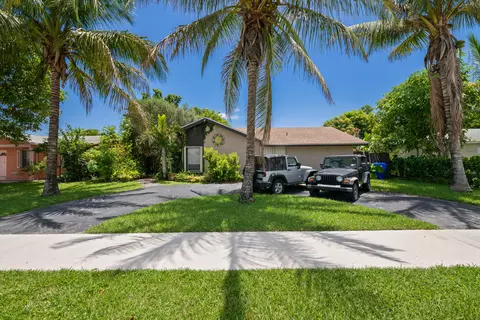 8210 SW 4th Pl, North Lauderdale, FL 33068