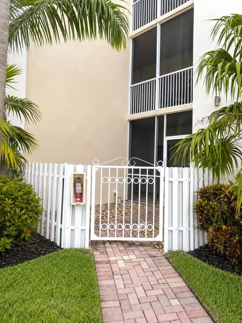 7775 Yardley Dr #115, Tamarac, FL 33321