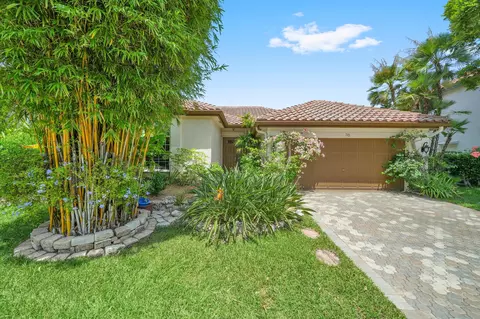 718 NW 177th Ave, Pembroke Pines, FL 33029