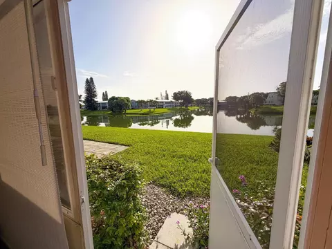 29 Berkshire B, West Palm Beach, FL 33417