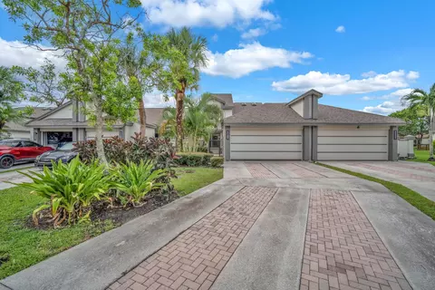 1109 Landings Blvd, Greenacres, FL 33413