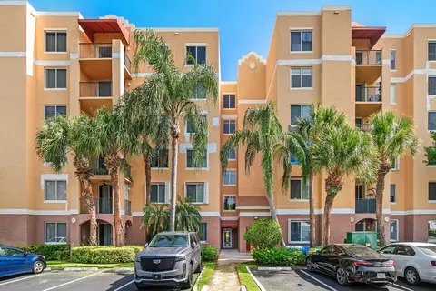1000 Scotia Dr #102, Hypoluxo, FL 33462