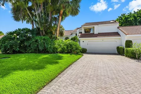 7338 Woodmont Ct, Boca Raton, FL 33434